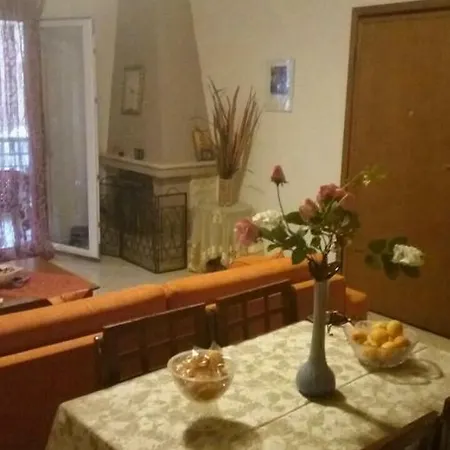 Apartment διαμέρισμα κοντά στη θάλασσα *